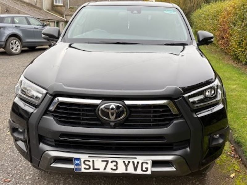 TOYOTA HILUX